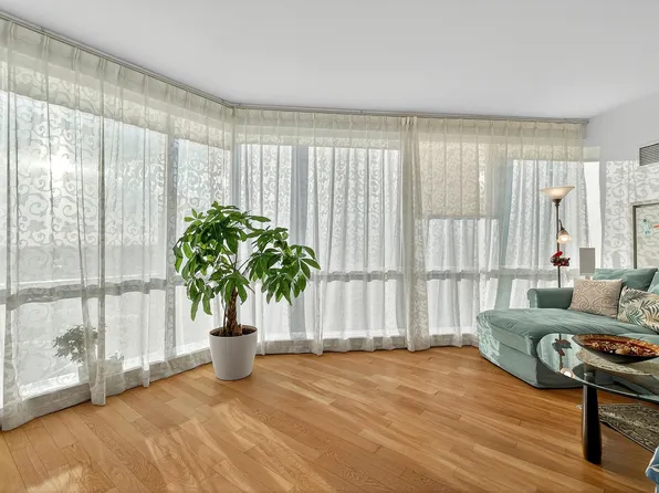 77 Hudson Street image 6 of 40