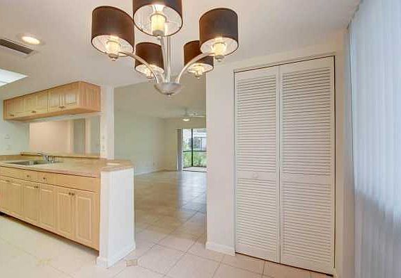 Home For Sale In Fox Hollow