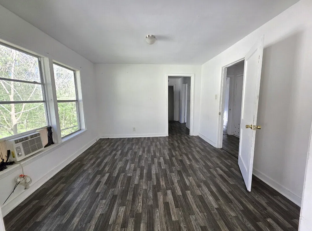 4 bed, 2.0 bath, 1320 sqft, $1,250 — Photo 3