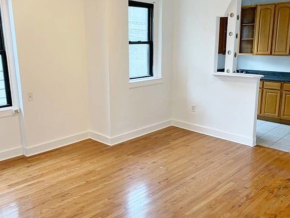 4th image of 21-57 33rd St #3LL