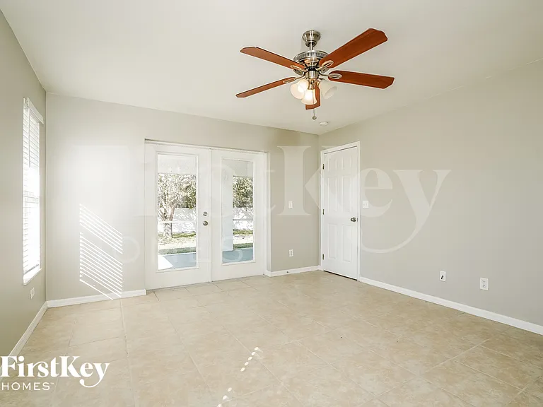 1828 SW 3rd Pl — Photo 12