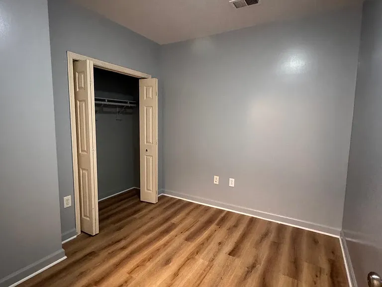 1716 W Virginia Ave NE #102 — Photo 12