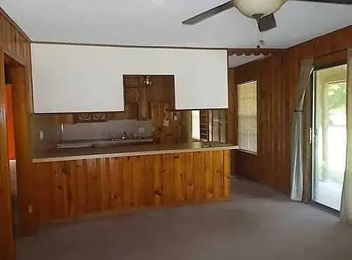 909 W Broadway St — Photo 2
