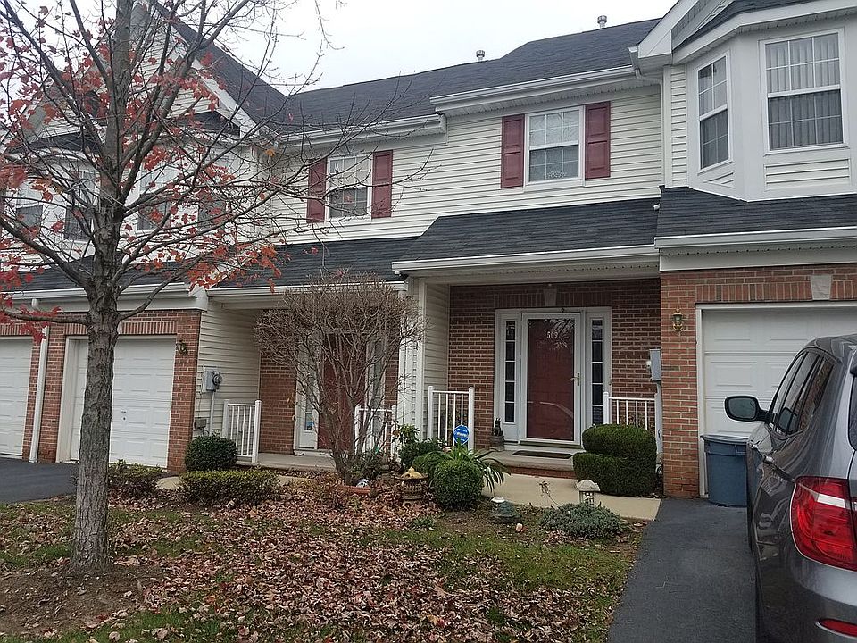 10 year old Townhouse