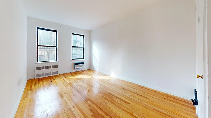 Rented by Bond New York | media 3