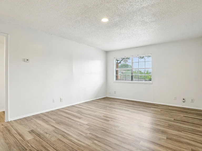 Jewel Apartment Homes — Photo 8
