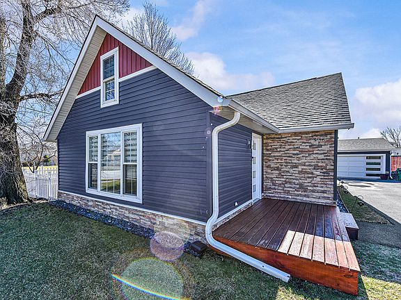 3rd image of 7303 W 75th St