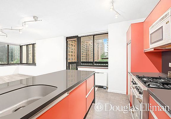5th image of 250 E 40th St APT 5E