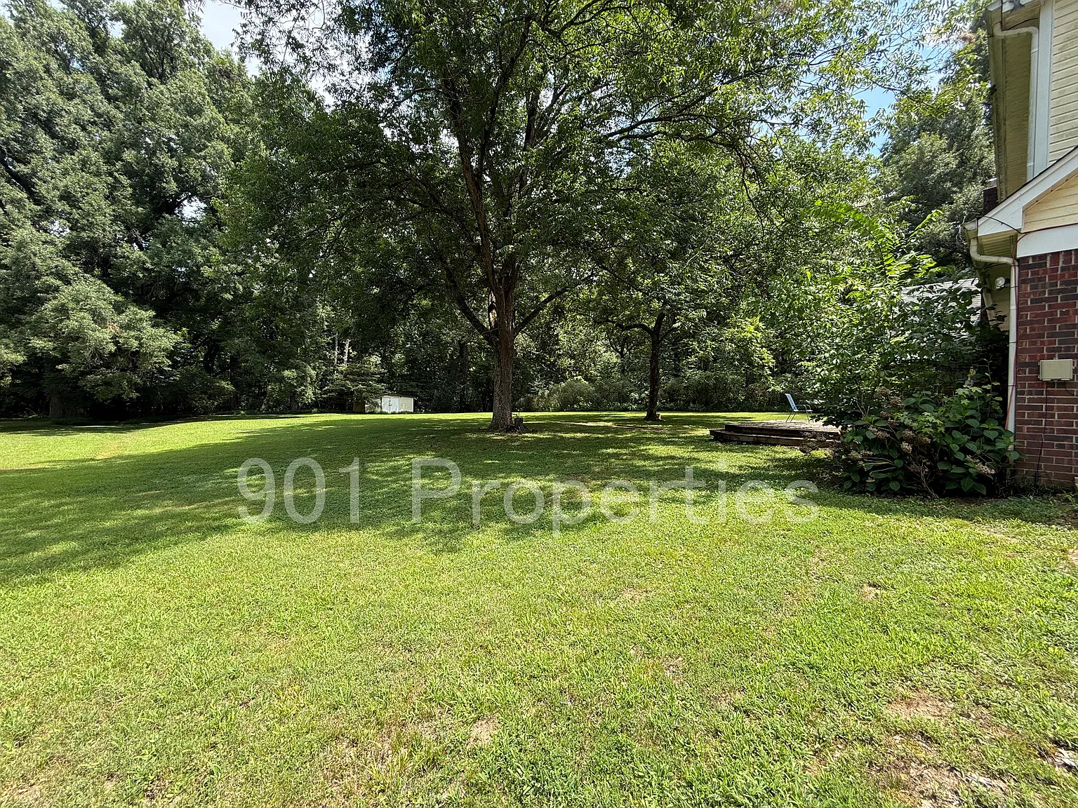 4 bed, 2.5 bath, 2462 sqft, $800 — Photo 1