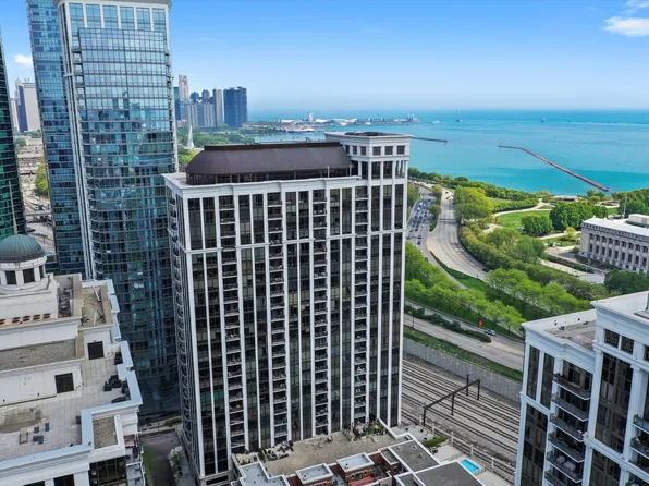 233 E 13th St APT 601, Chicago, IL 60605