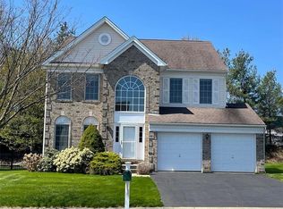 3 Ashley Ct, Danbury, CT 06810