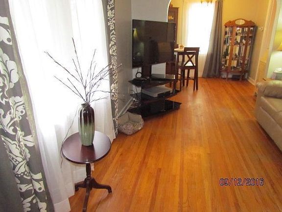 Living room to dining room