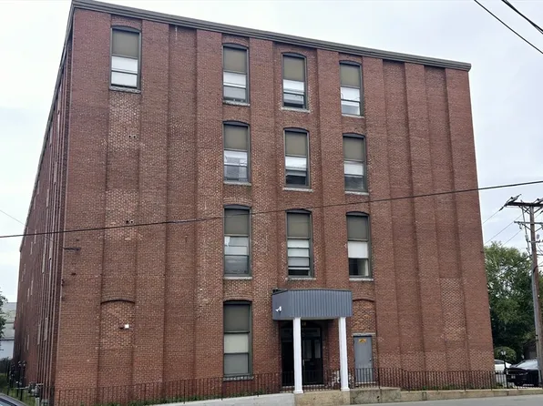 34 Newhall St APT 208, Lowell, MA 01852