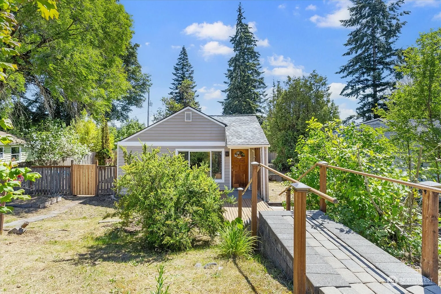 16260 9th Avenue NE photo 1