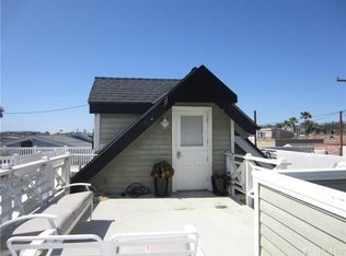 121 36th St #B, Newport Beach, CA 92663