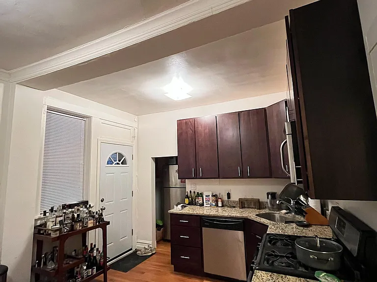 2652 N Hamlin Ave #1W — Photo 2