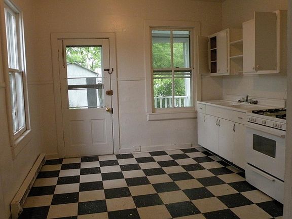Large eat in kitchen