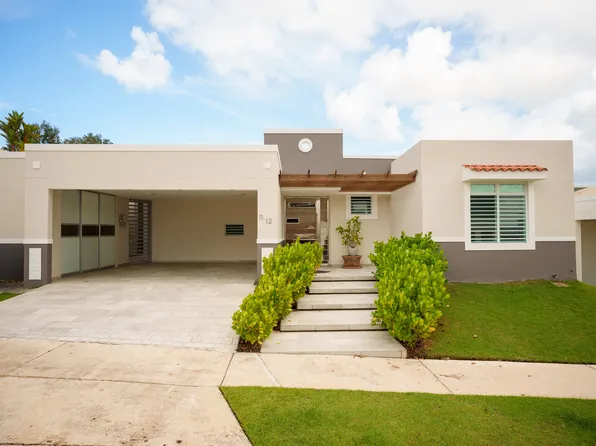 1 Urb Aventura #B12, Bayamon, PR 00956