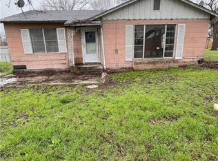 2010 N Austin St, Seguin, TX 78155