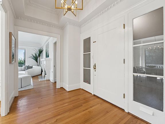 5th image of 200 Lakeside Dr APT 202