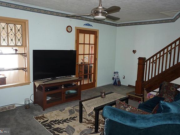 4th image of 5521 Lincoln Hwy W #W
