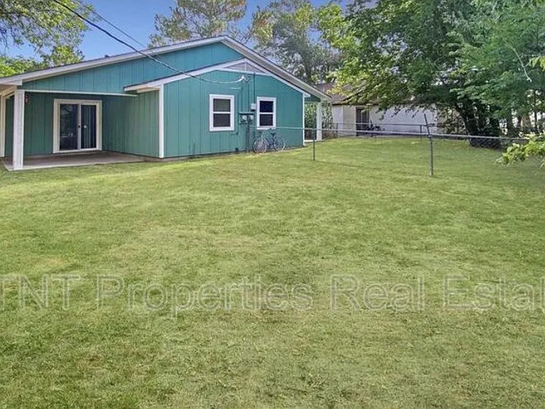 1518 Pine Ridge Dr #A — Photo 3
