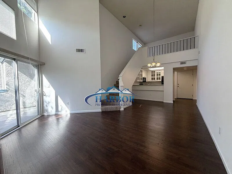 2 bed, 2.0 bath, 1123 sqft, $2,875 — Photo 3