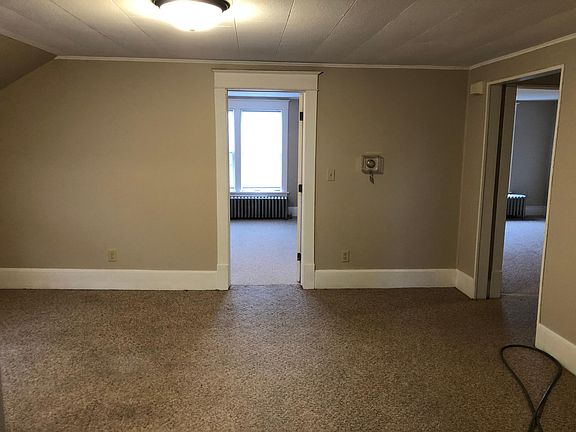 4th image of 958 W 6th Ave #A