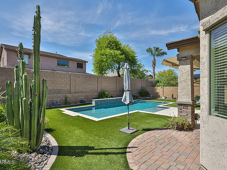 30870 N 125th Dr — Photo 37
