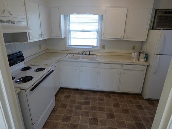 4th image of 2317 Tinnell Ct