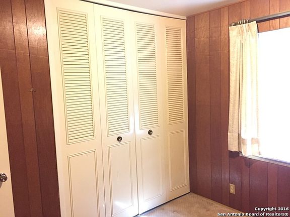 4th image of 102 Mountain Valley St