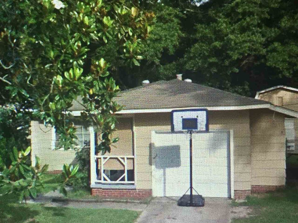 2nd image of 4129 El Paso St