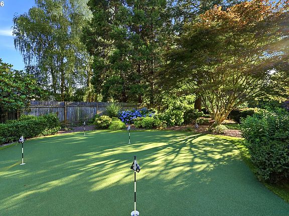 4th image of 700 Umatilla Way