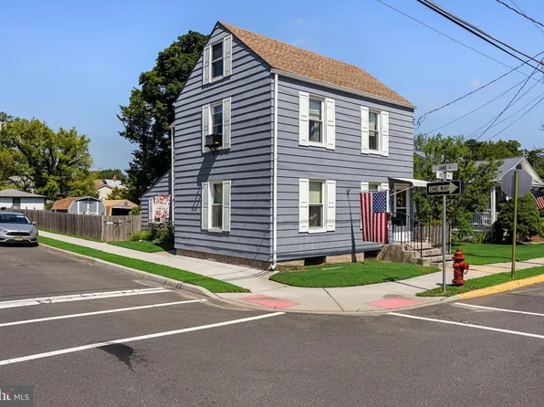 35 Hough St, Pemberton, NJ 08068