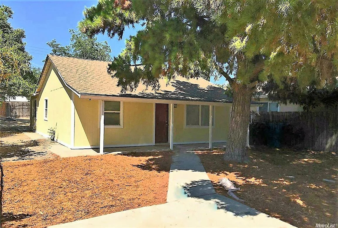 411 Potomac Ave photo 1
