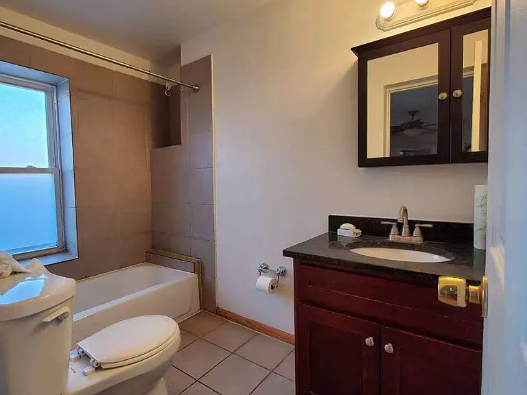 251 W 31st St #3 — Photo 6