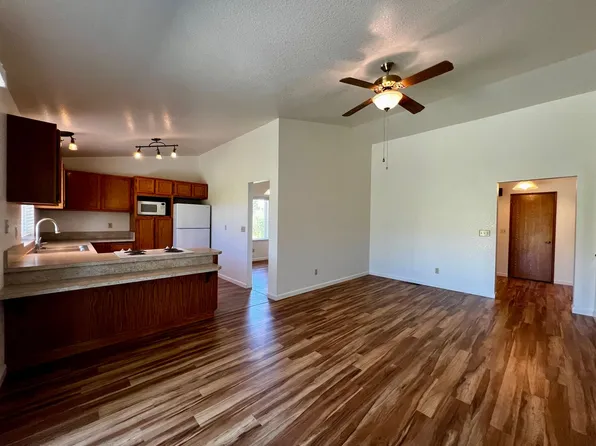 213 Donelson Ln, Yakima, WA 98908