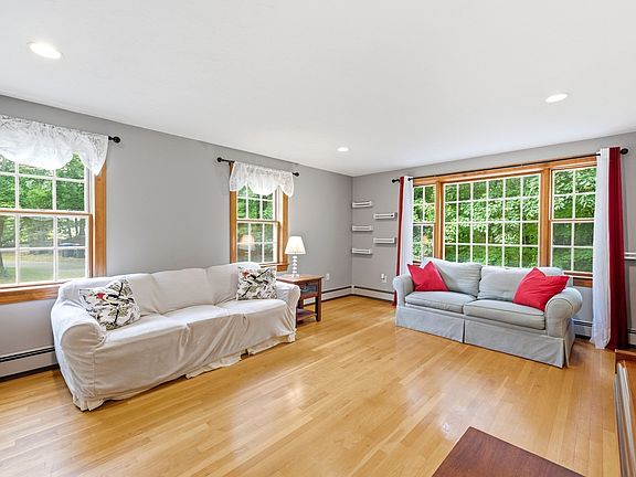 3rd image of 14 Nottingham Cir