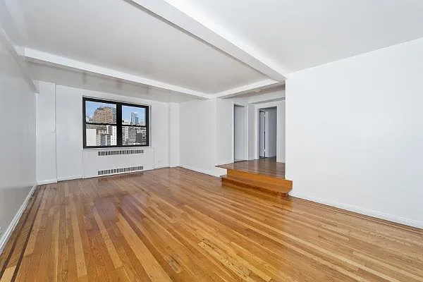 Rented by Bank Neary | media 20