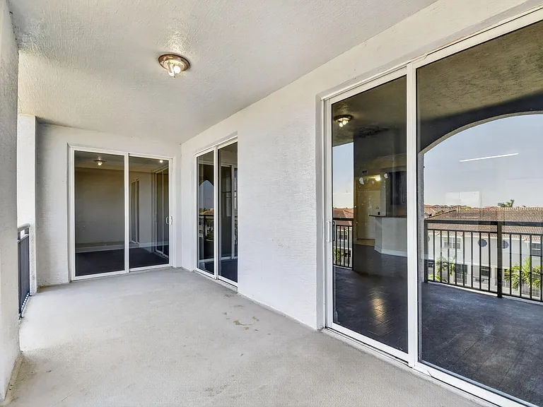 1660 Renaissance Commons Blvd #2517 — Photo 33