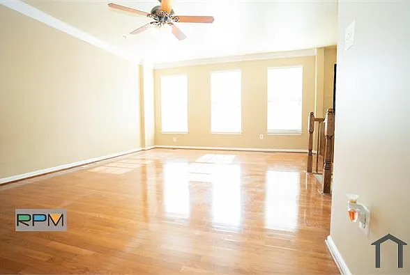 3 bed, $3,500 — Photo 2