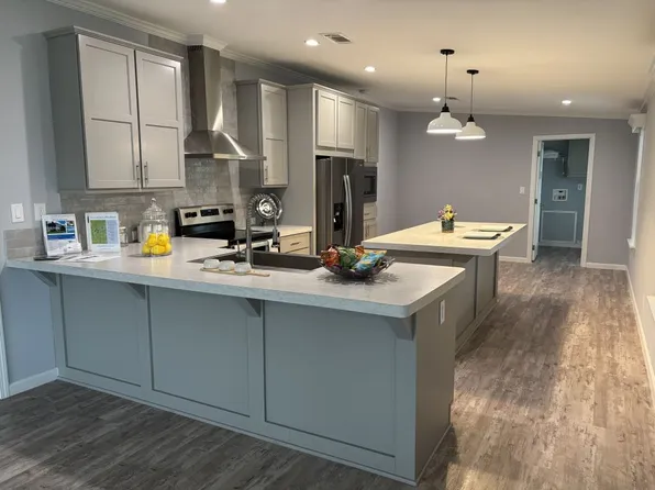 Aurora Plan, Village Green