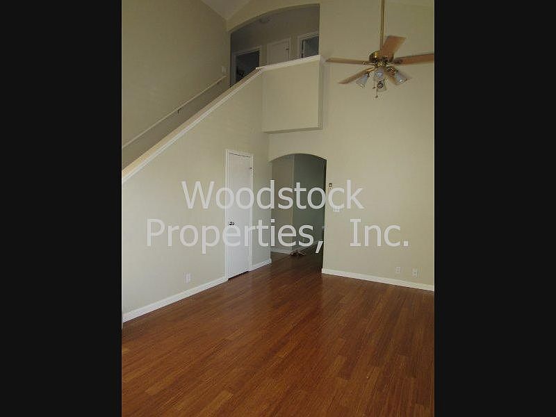 Bamboo flooring, dramatic vaulted ceilings.