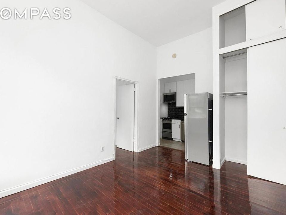 1st image of 54 Jane St APT 3