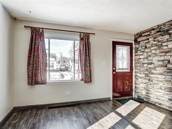 4th image of 2322 King Ave