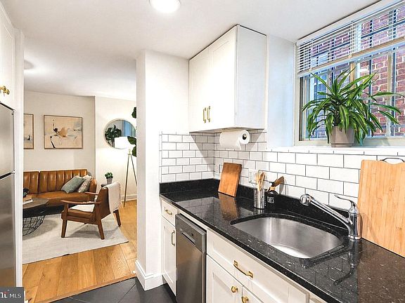 4th image of 718 Park Rd NW APT 2