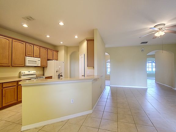 3rd image of 3258 Fawnwood Dr
