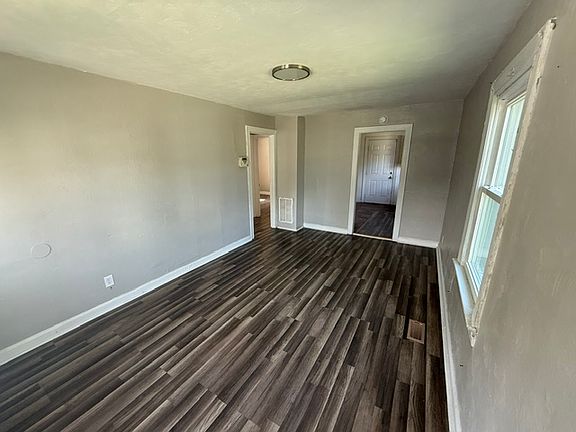 3rd image of 1031 30th St