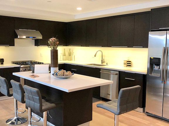 3rd image of 2939 W Leeward Ave #406