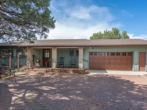 3rd image of 647 Fiesta Ln